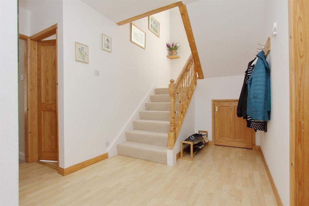 Property photo 3 of 13 Cedar Gables Ph26.Jpg