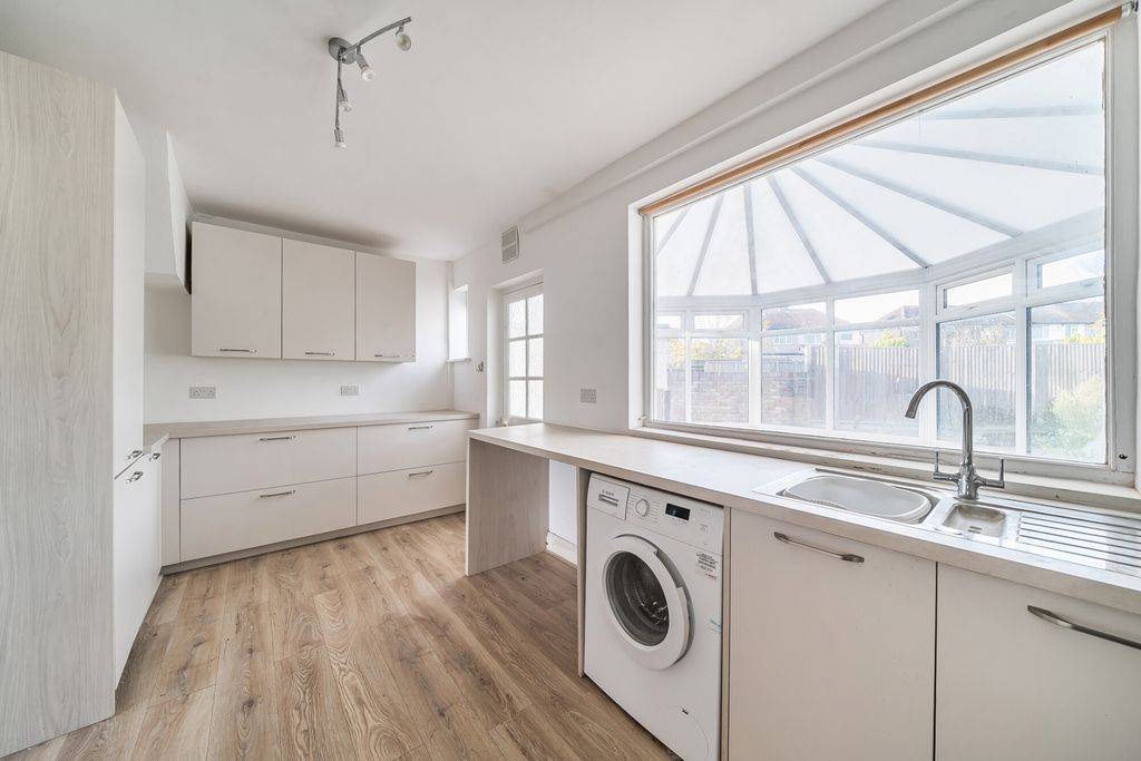 Property photo 2 of 20 2