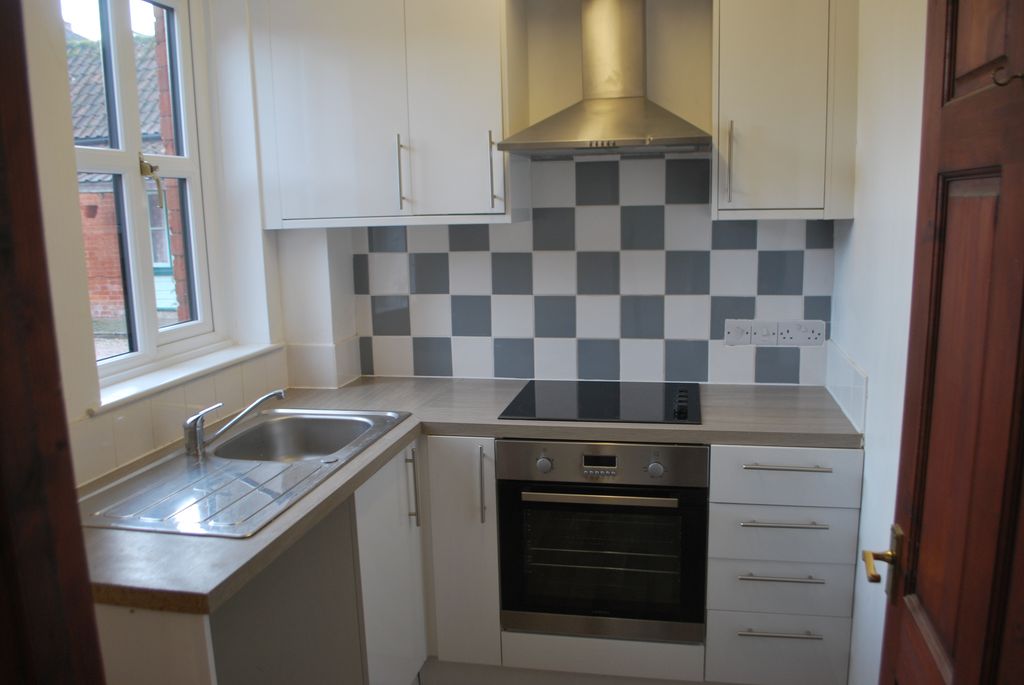 Property photo 3 of 6 Kitchen