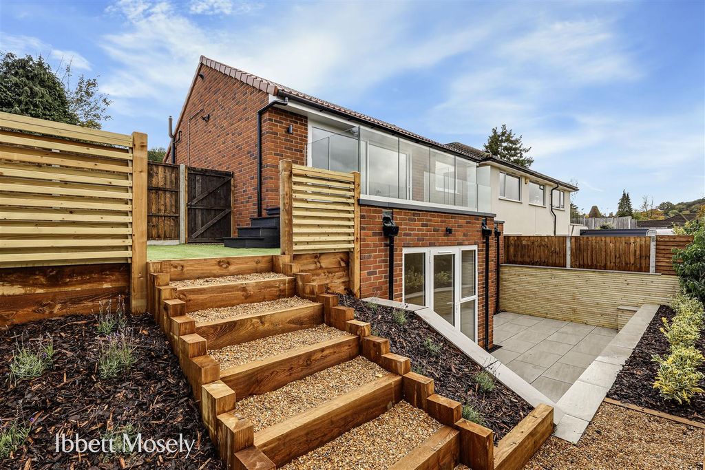 Property photo 1 of 12 21 Back .Jpg