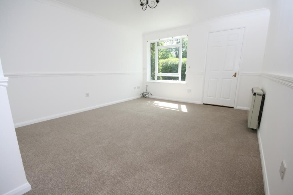 Property photo 2 of 12 Living Room