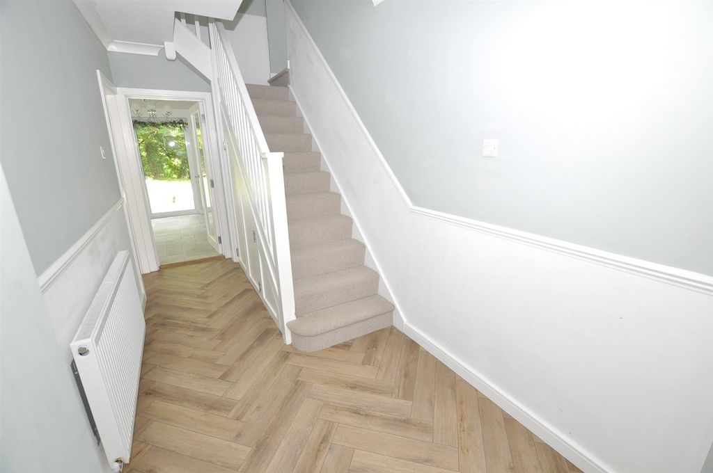Property photo 3 of 25 Hallway