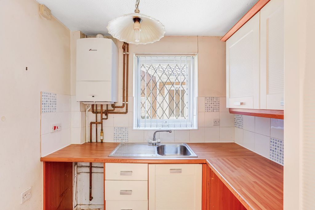 Property photo 3 of 11
