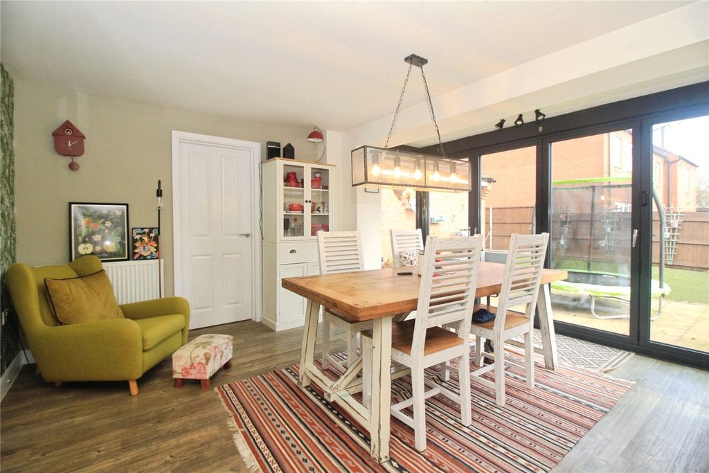 Property photo 3 of 16 Living Kitchen