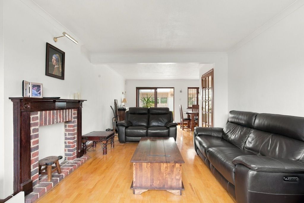 Property photo 2 of 37