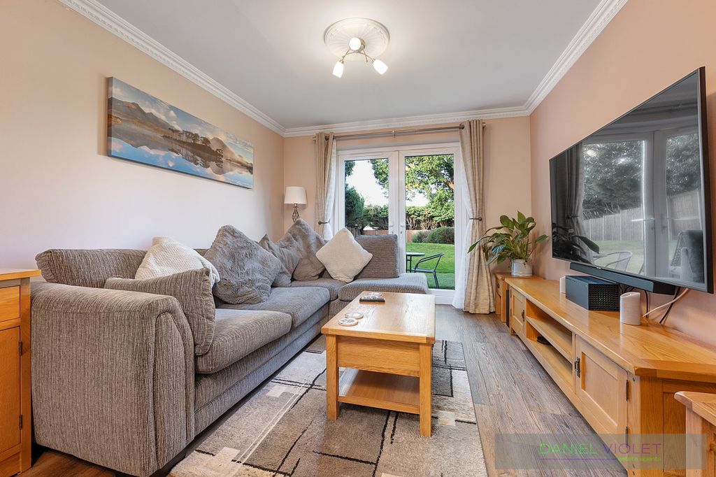 Property photo 2 of 19