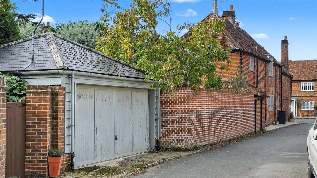 Property photo 2 of 19 Garage
