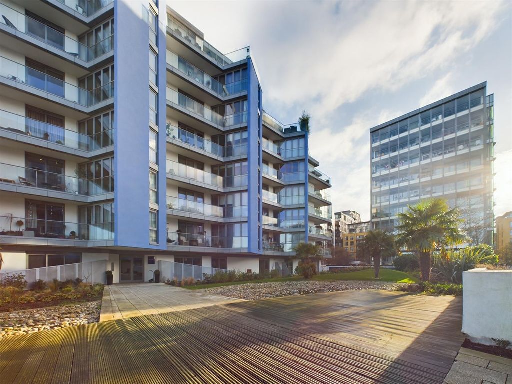 Property photo 1 of 12 Cam02337G0-Pr0350-Still040.Jpg