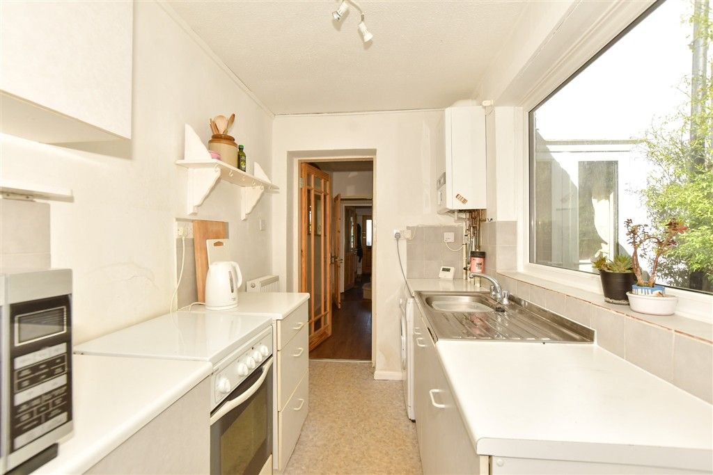 Property photo 3 of 19 Kitchen