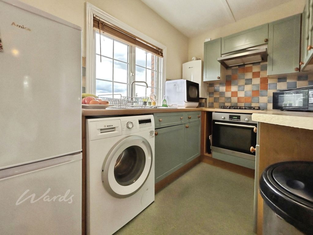 Property photo 3 of 7 Kitchen
