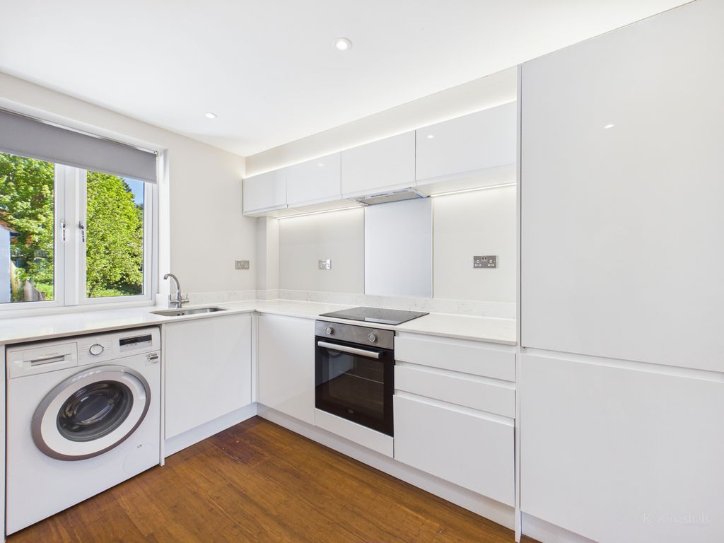 Property photo 2 of 12 Cam02119G0-Pr0579-Still008