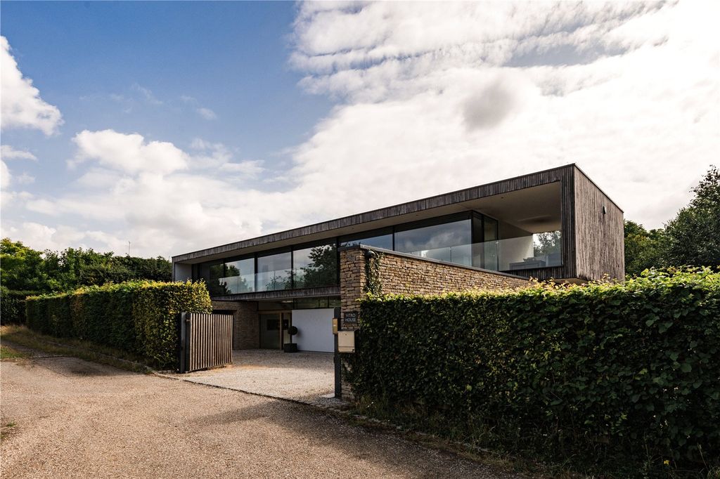 Property photo 1 of 15 Front External