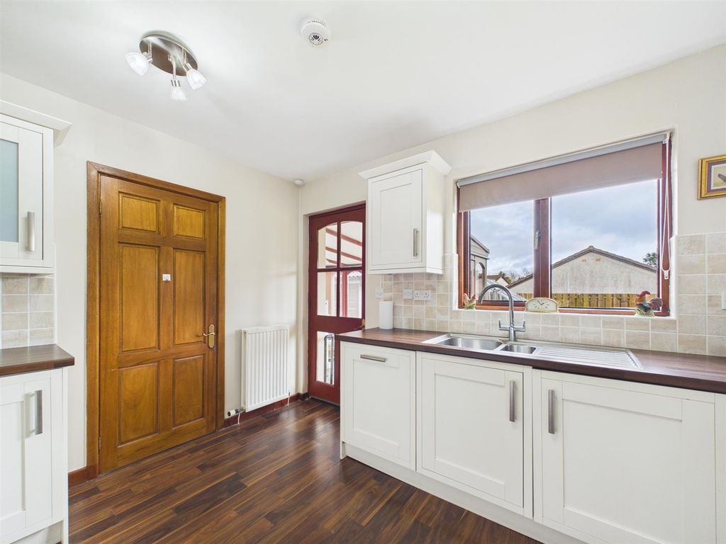 Property photo 3 of 21 Cam01486G0-Pr1009-Still002.Jpg