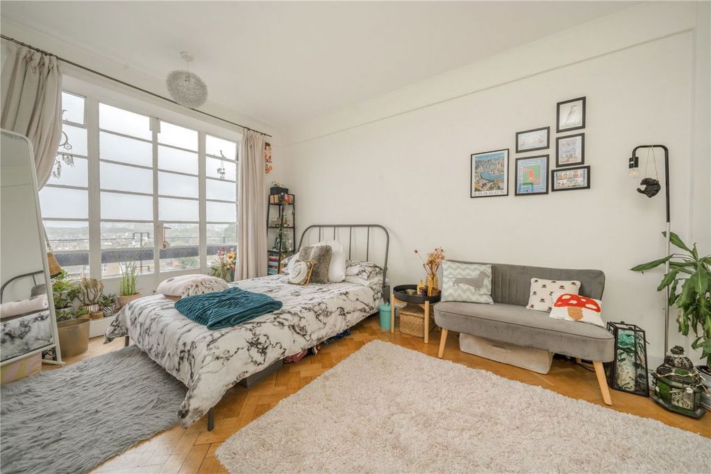 Property photo 2 of 4