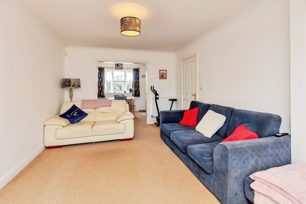 Property photo 3 of 17