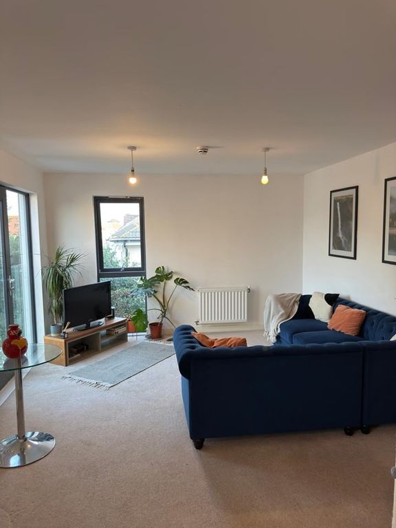 Property photo 2 of 8