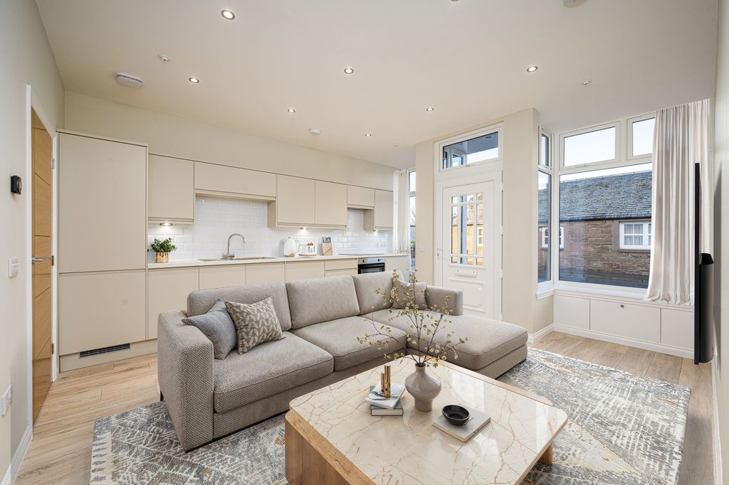 Property photo 2 of 16 Kitchen/Living