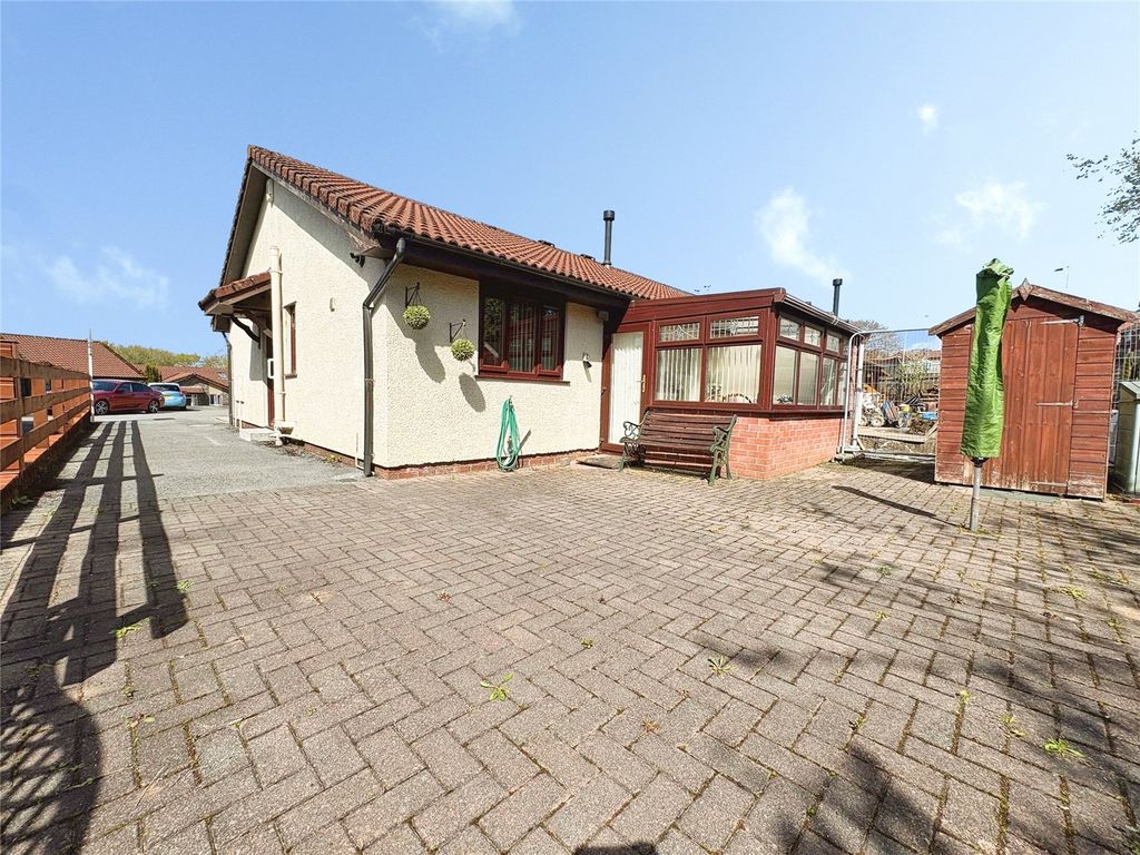 Property photo 2 of 13 Picture No. 16