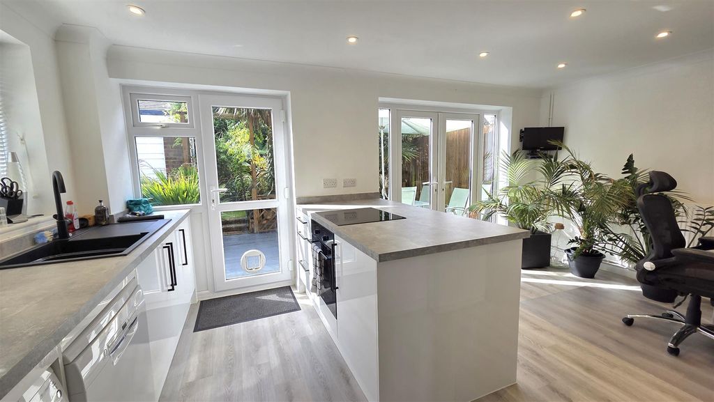 Property photo 2 of 13 Kitchen Diner