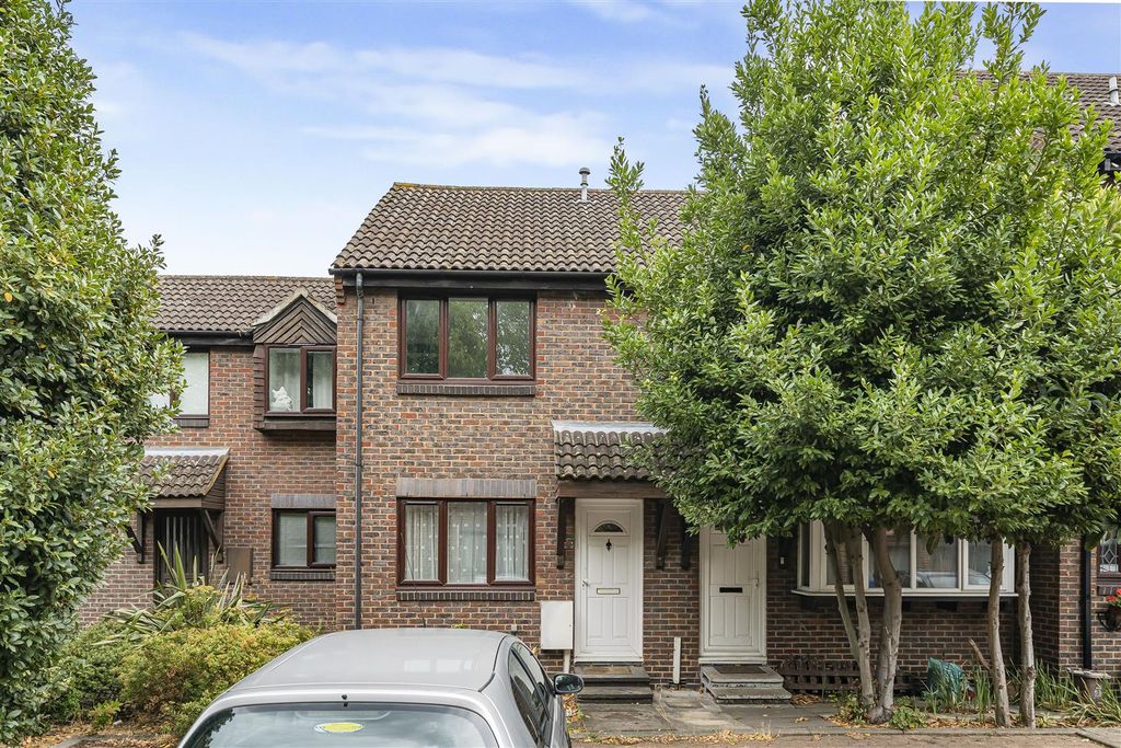 Property photo 1 of 19 Somerford Way