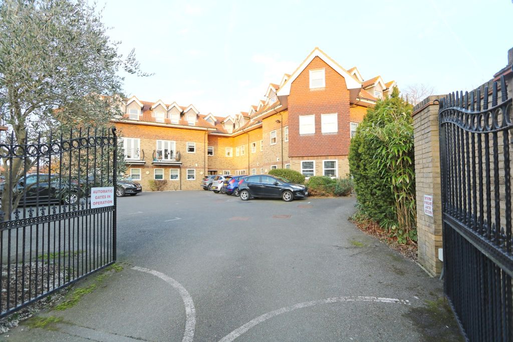 Property photo 1 of 13 3965355