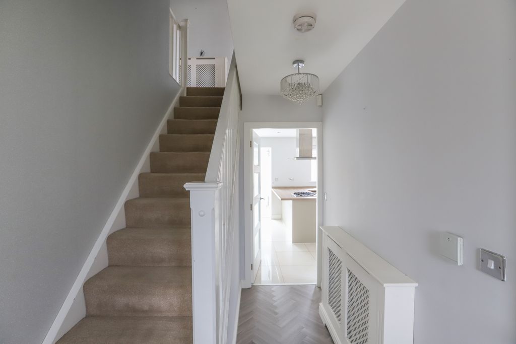 Property photo 2 of 32 Entrance Hallway