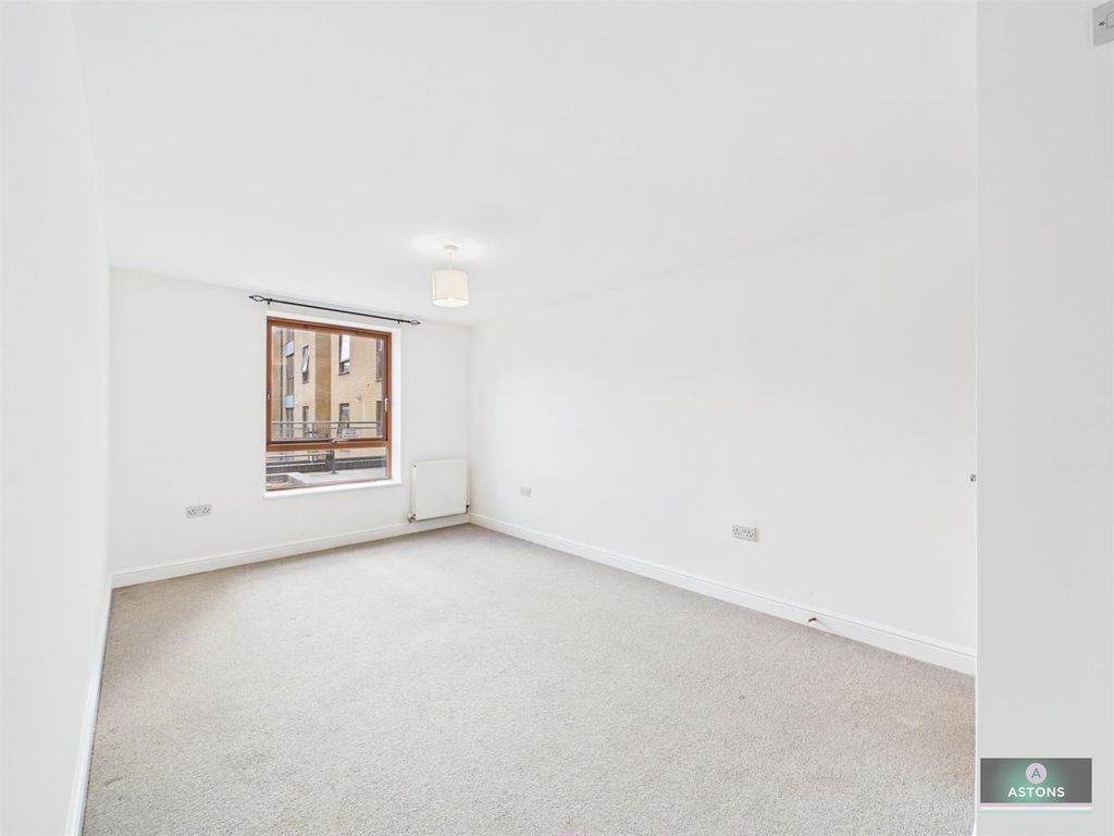 Property photo 3 of 12 Cam02067G0-Pr0382-Still003.Jpg