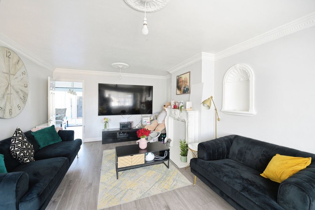 Property photo 3 of 13 Pbox-Img.Jpg
