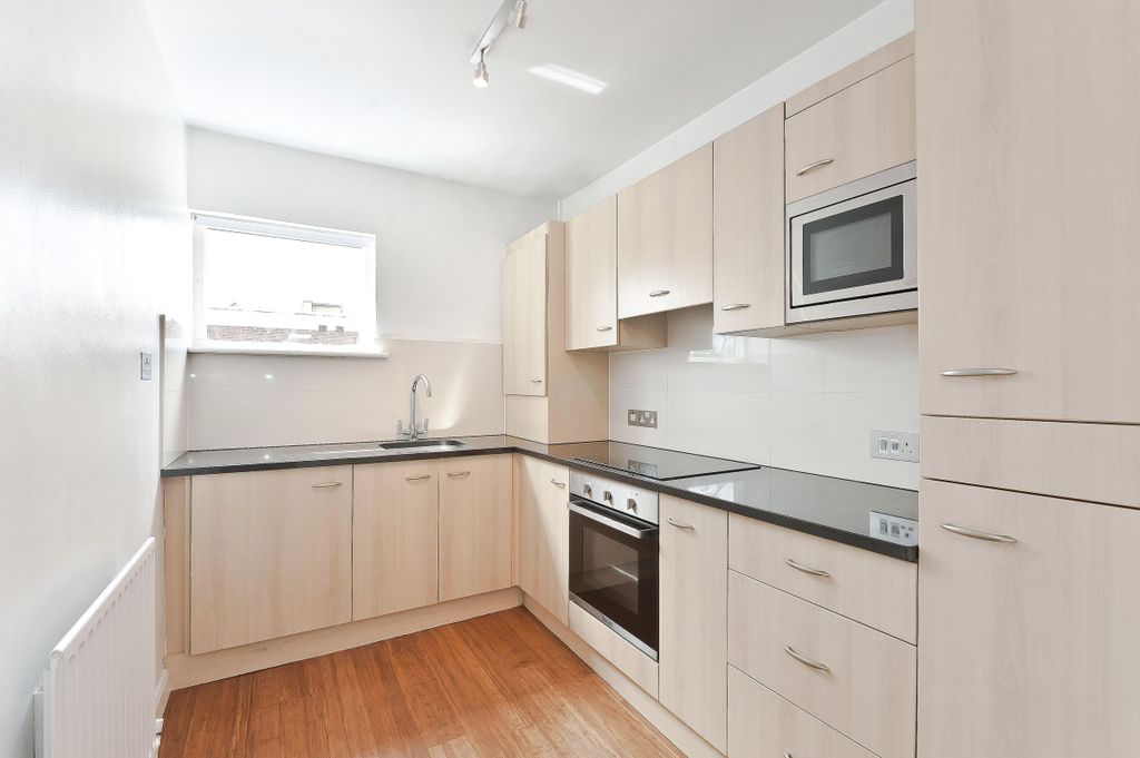 Property photo 1 of 8 Kitchen
