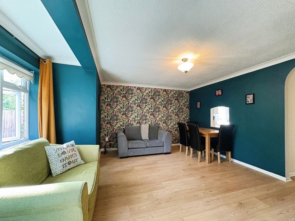 Property photo 3 of 13 Pbox-Img.Jpg