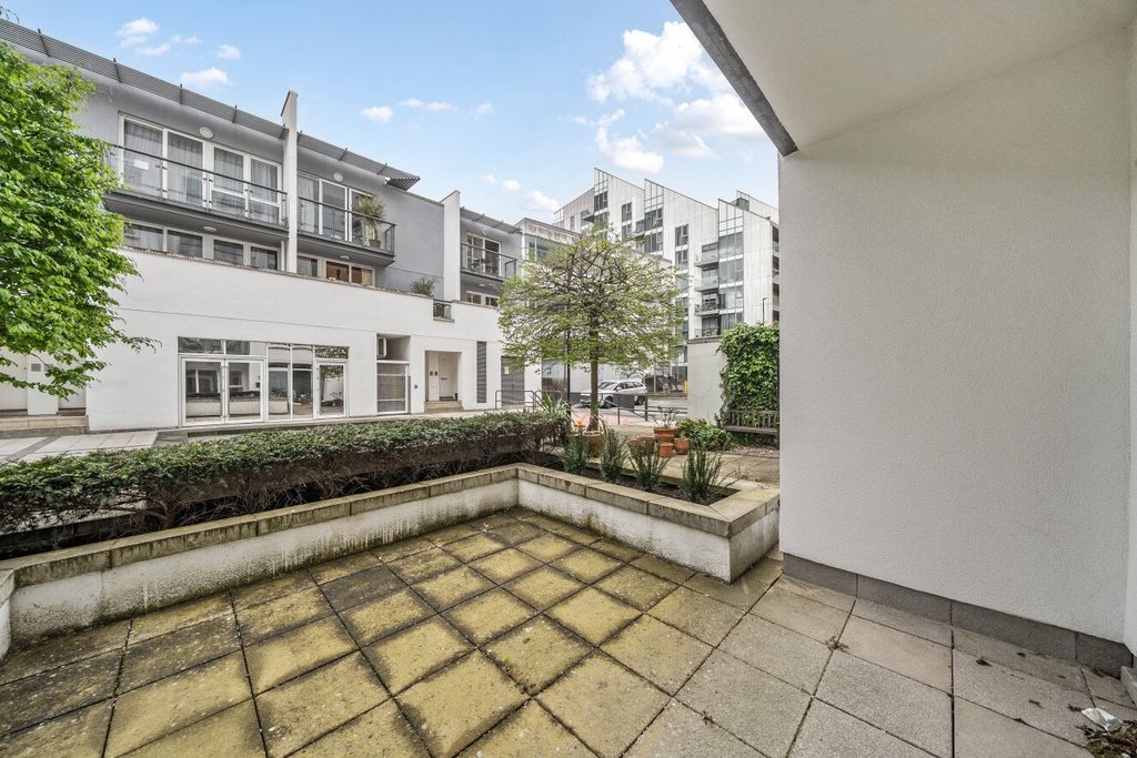 Property photo 3 of 8 Picture No. 17