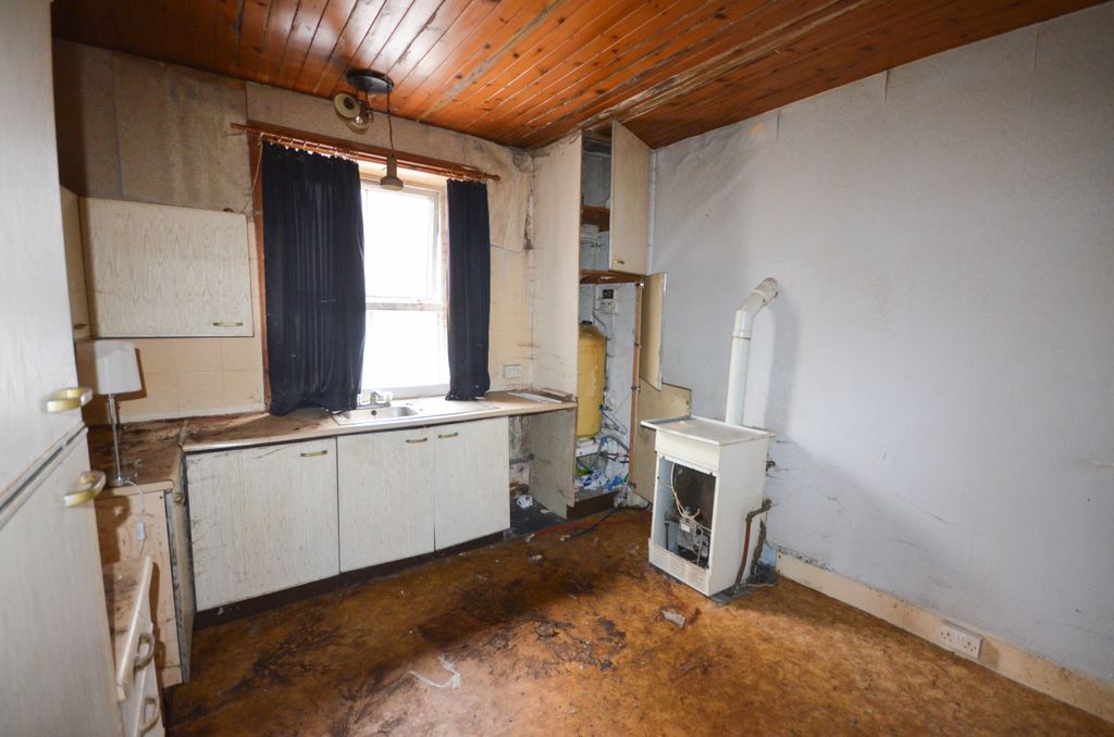 Additional image 9 of 2 bed flat for saleKenneth Street, Stornoway HS1