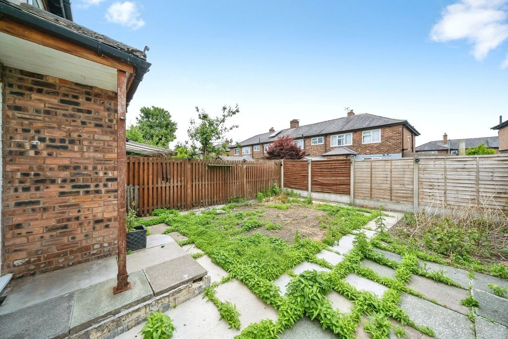 Property photo 3 of 14 Garden