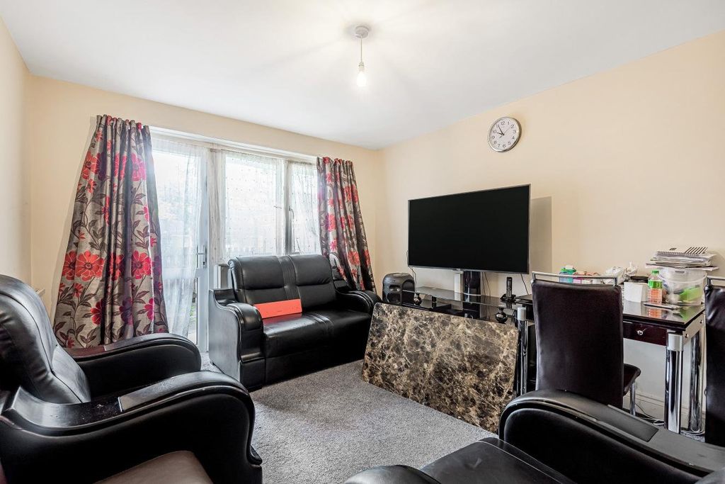 Property photo 3 of 12 Picture No. 02