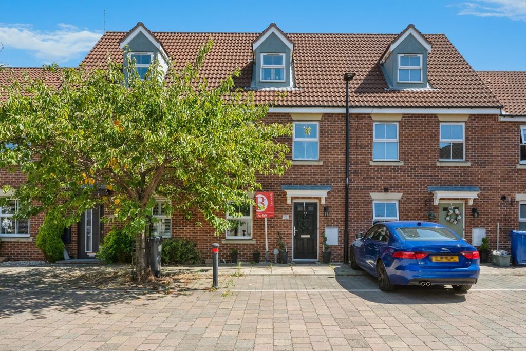 Property photo 1 of 17 Front