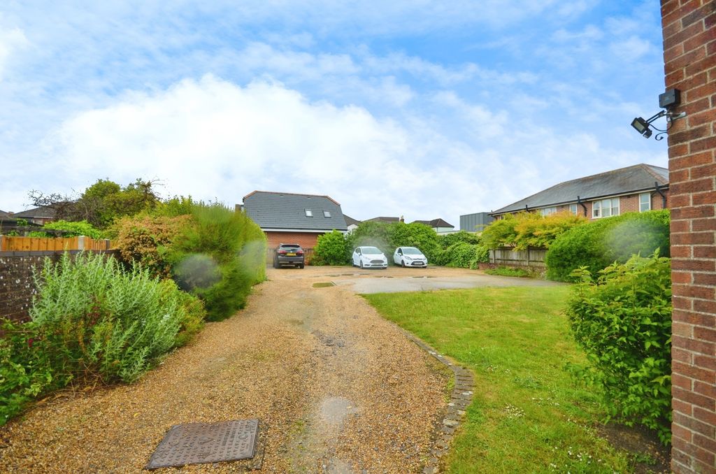 Property photo 2 of 16 Photo