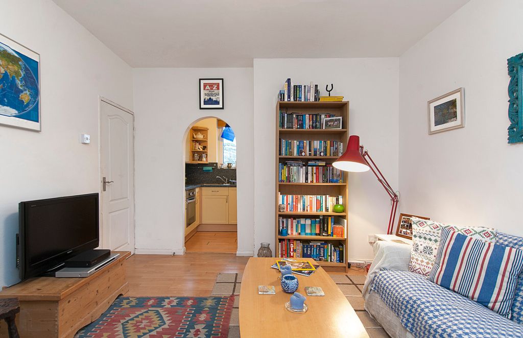 Property photo 1 of 8