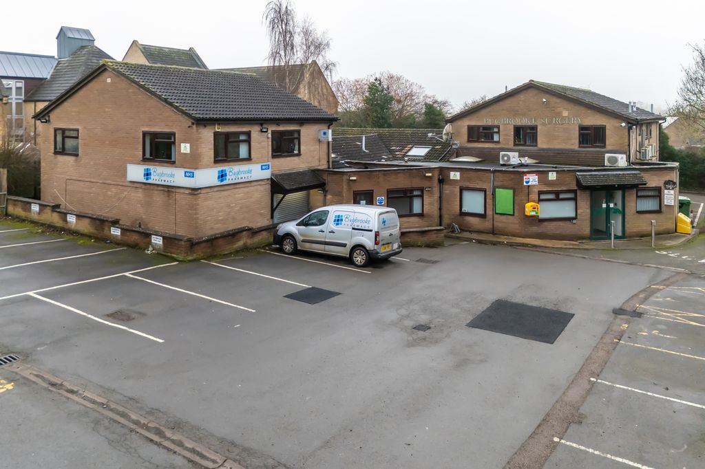 Property photo 1 of 25