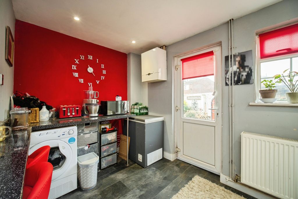 Property photo 3 of 20