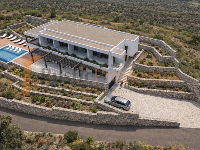 Property photo 3 of 4