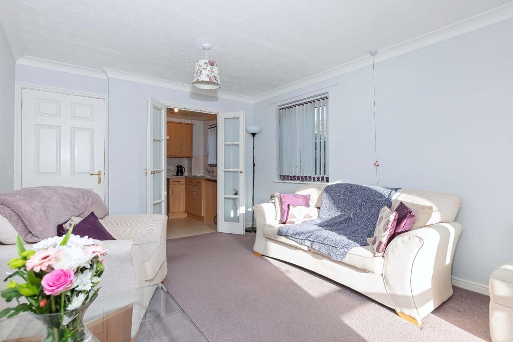 Property photo 2 of 23 Beachville Court_12.Jpg