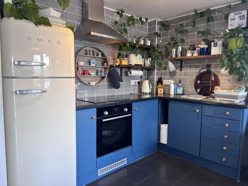 Additional image 5 of 1 bed flat for saleQuay Hill, Penryn TR10
