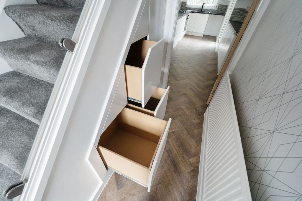 Property photo 2 of 38 Photograph 52