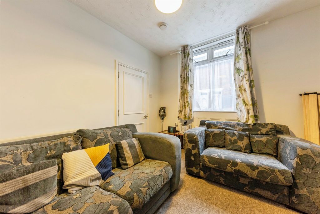 Property photo 3 of 20