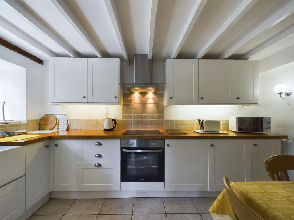 Property photo 2 of 21 Dining Kitchen