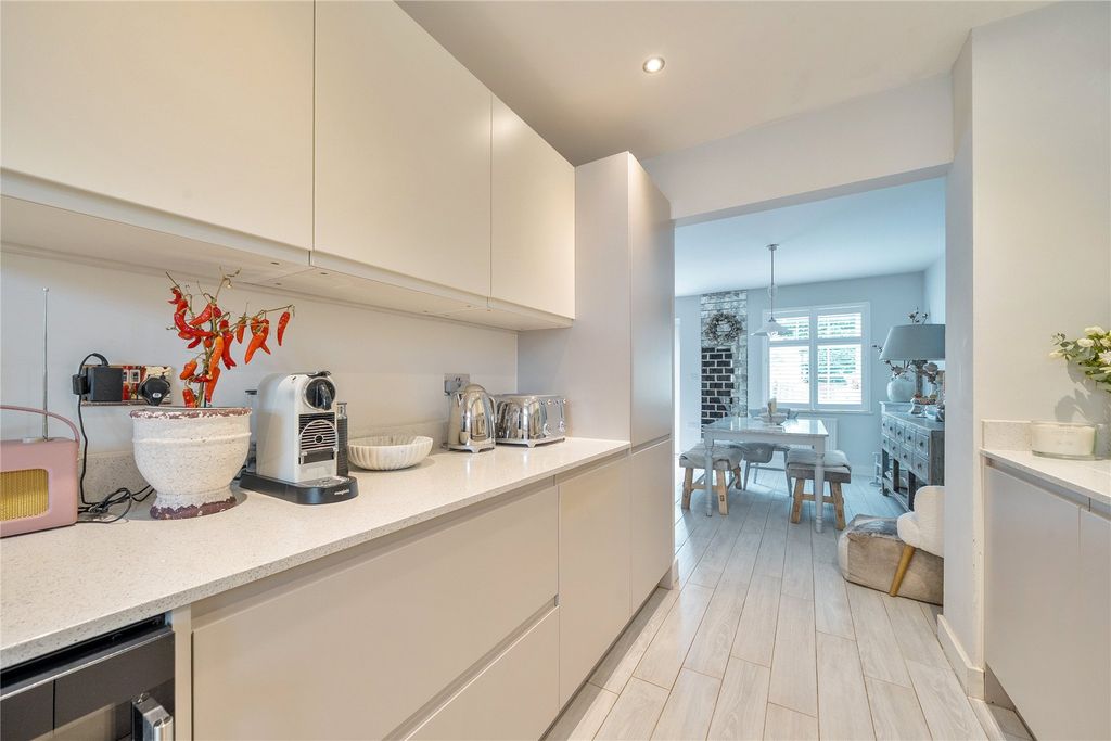 Property photo 2 of 12 Kitchen