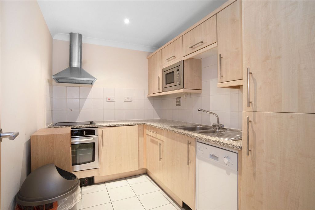 Property photo 3 of 14 Kitchen
