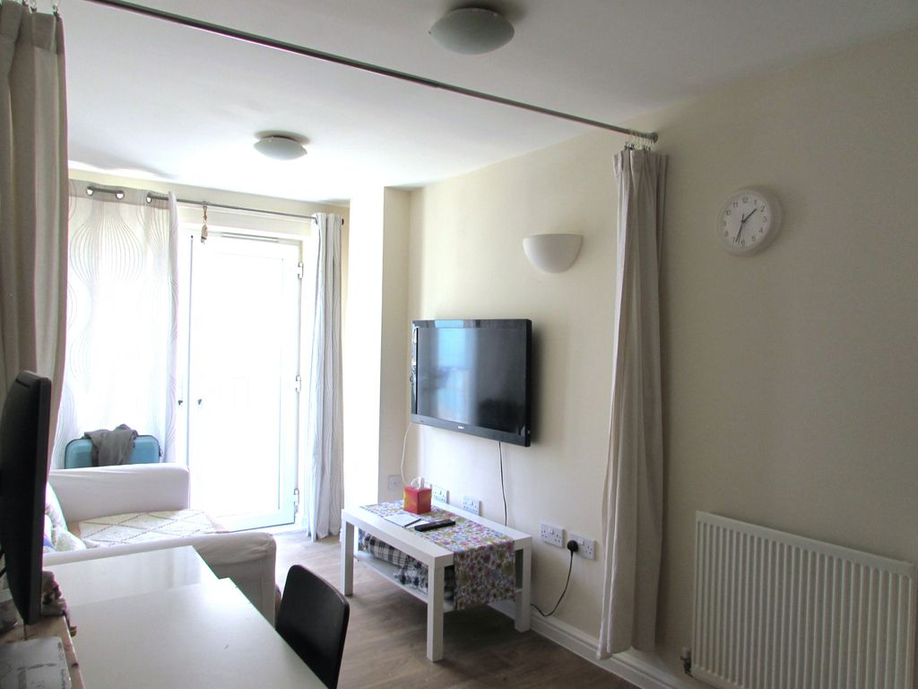 Property photo 3 of 7 Gallery