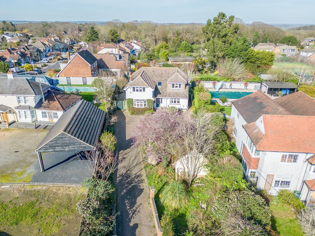 Property photo 3 of 46