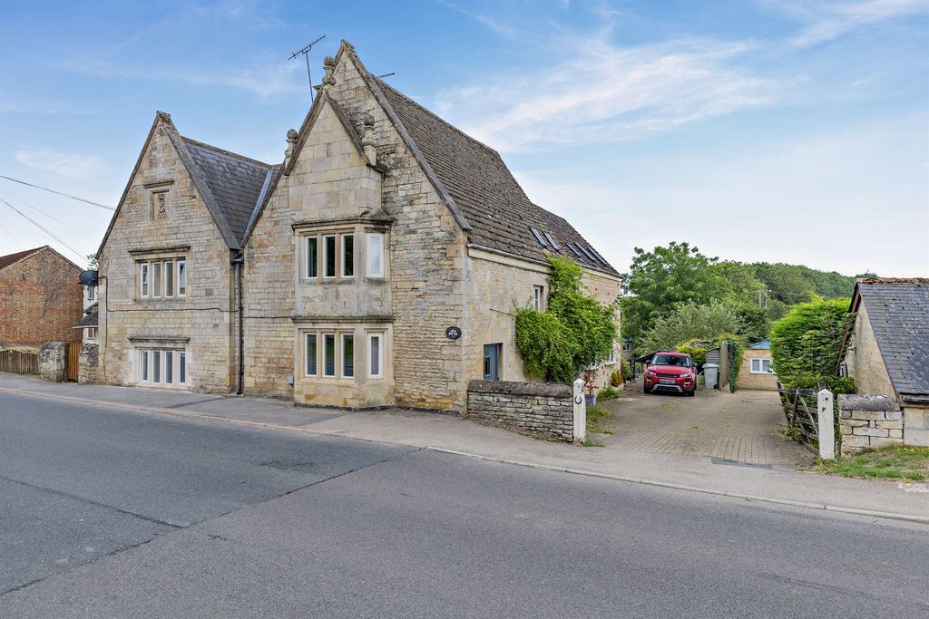 Property photo 1 of 17
